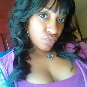 Meet your Posher, Adrianne